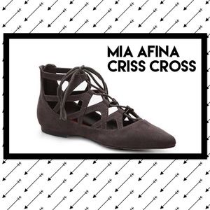 Stunning Mia Afina Criss Cross Flats!